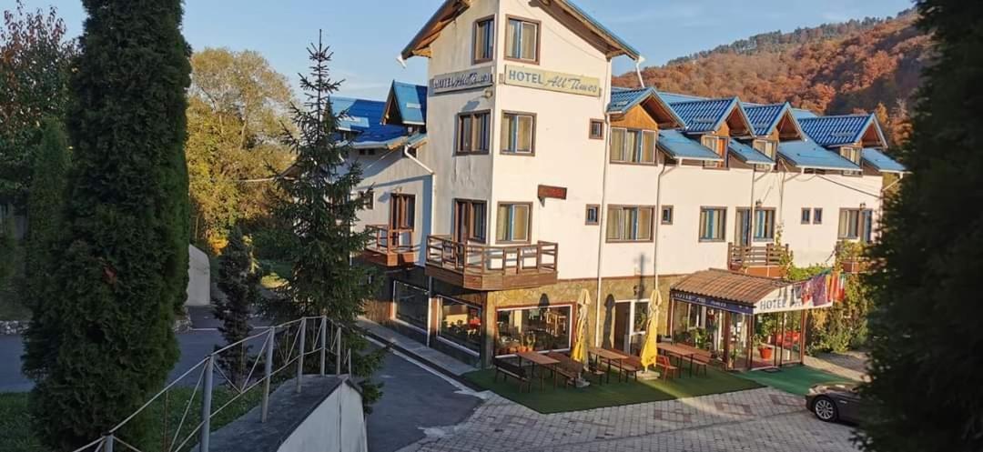 Hotel All Times Timisu de Jos Ngoại thất bức ảnh