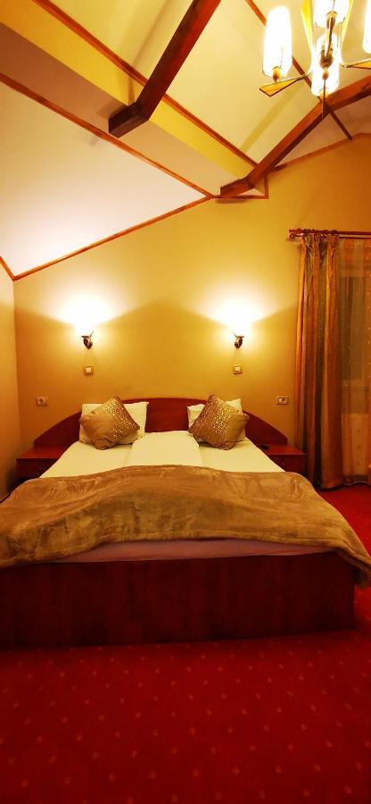 Hotel All Times Timisu de Jos Ngoại thất bức ảnh