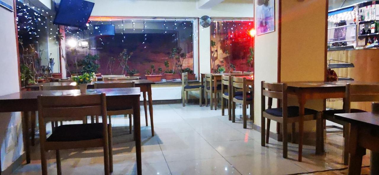 Hotel All Times Timisu de Jos Ngoại thất bức ảnh